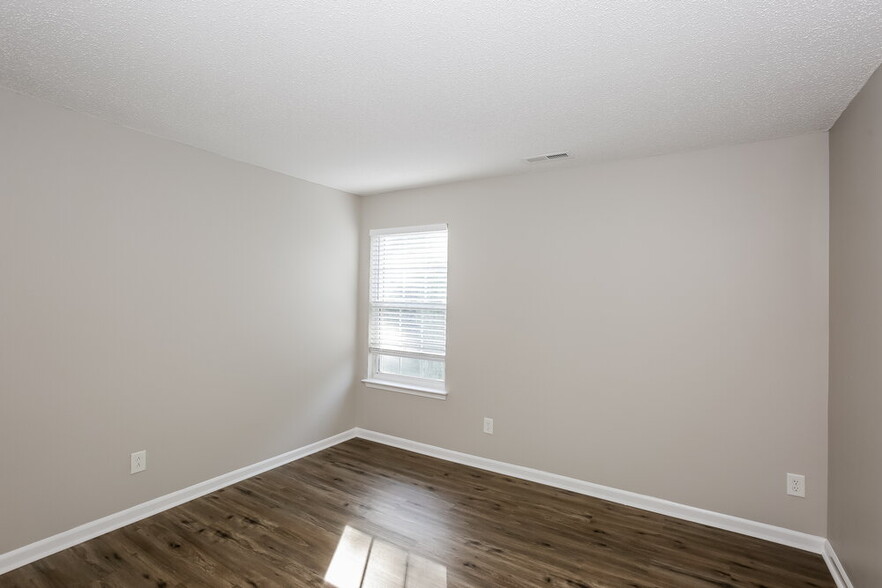 Building Photo - 4525 Staffordshire Ln