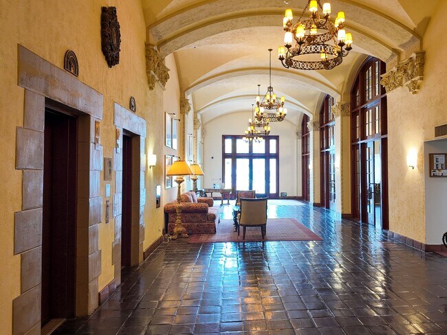 Building Photo - Historic El Cortez Luxury Condo Downtown San Diego