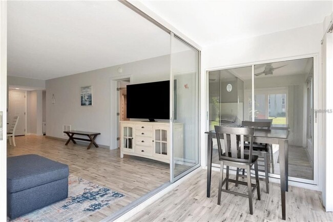 Building Photo - 10351 Regal Dr