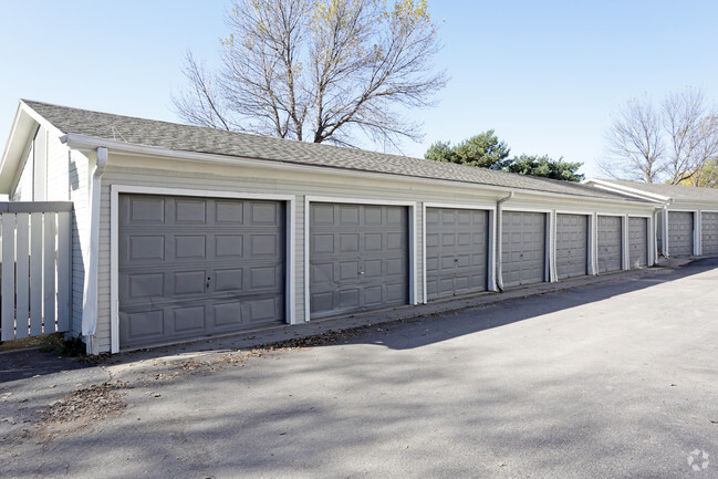 Garages - Parkview Apartments