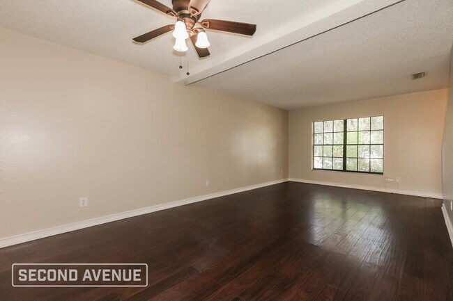 Building Photo - 3809 Pinedale St