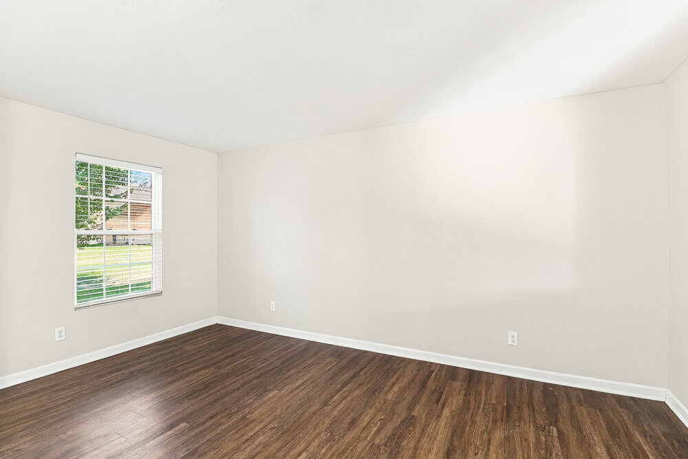 Building Photo - 1605 Bray Dr