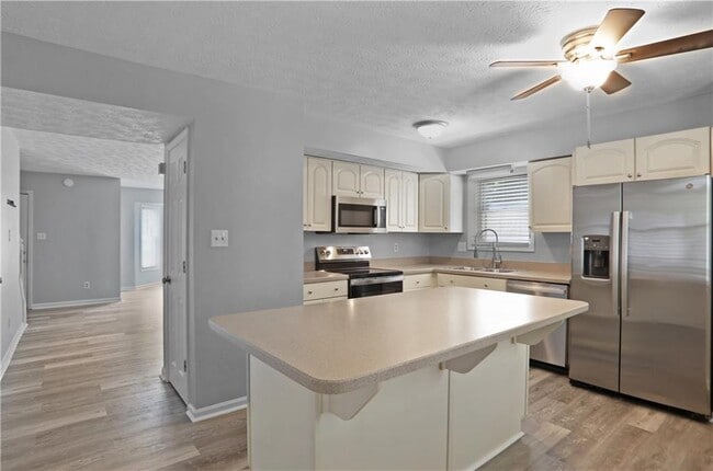 Building Photo - 4556 Coopers Creek Pl SE