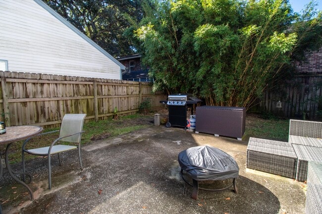 Building Photo - 1711 Orange Grove Shores Dr