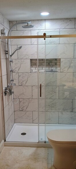 Building Photo - 906 Bitterfield Dr