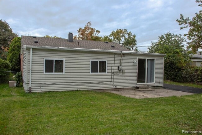 Building Photo - 587 Eugene Ave