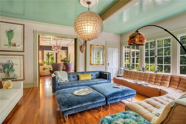 Building Photo - Queen Anne Victorian Estate