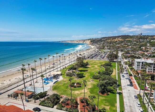 Building Photo - Charming La Jolla Condo with Flex 3-Bedroo...