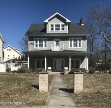 Building Photo - 11 Lakeview Rd