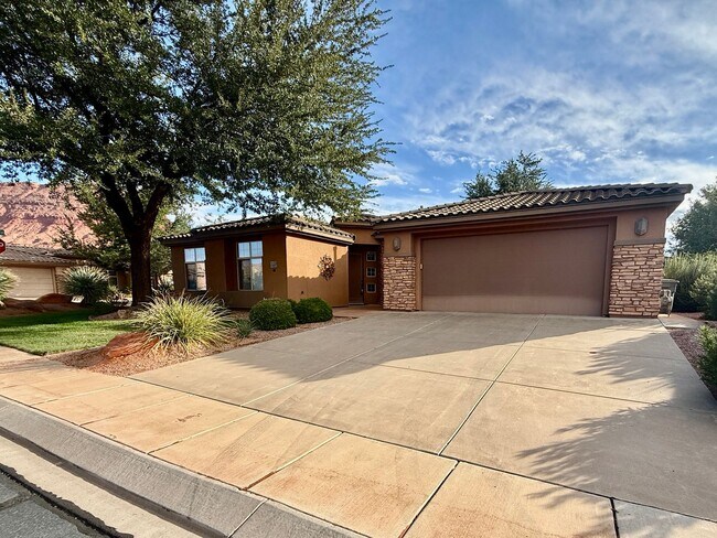 Primary Photo - Lovely FURNISHED Three Bedroom Home in Ivins