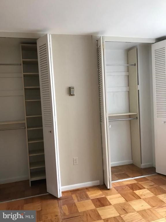 Building Photo - 522 21st St NW