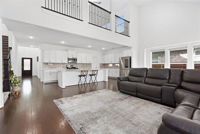 Building Photo - 120 Lenera Dr