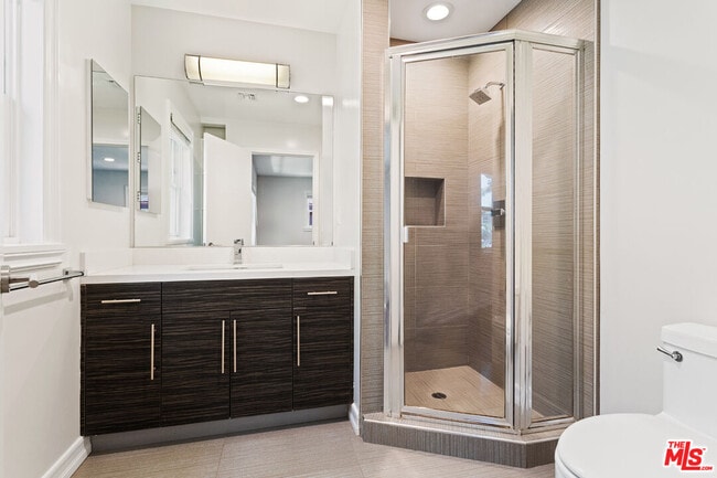 Building Photo - 2317 Scarff St