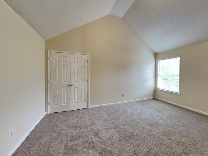 Building Photo - 6095 Trotters Cir