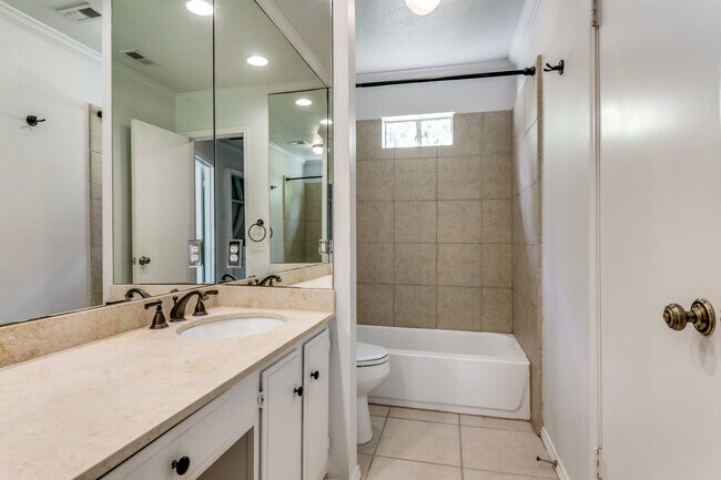 Building Photo - 2815 Welborn St