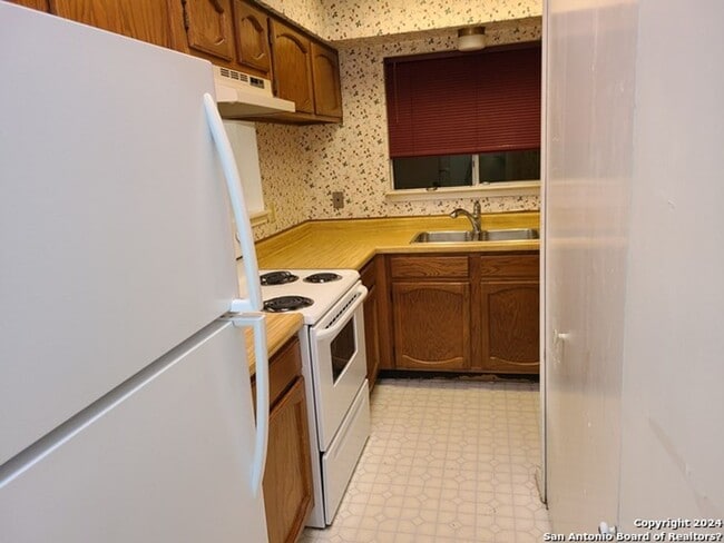 Building Photo - 620 Fern Meadow Dr