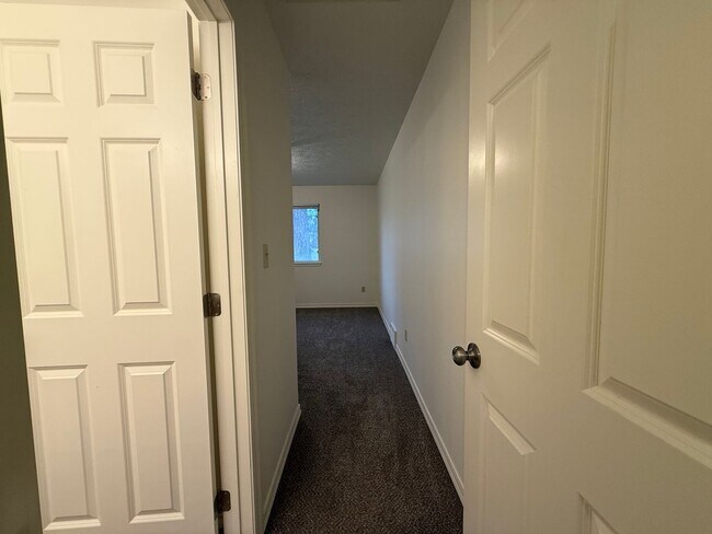 Building Photo - Stunning 3 Bed, 2 Bath Home near Riverside State Park! *SPECIAL: $1,000 OFF!*