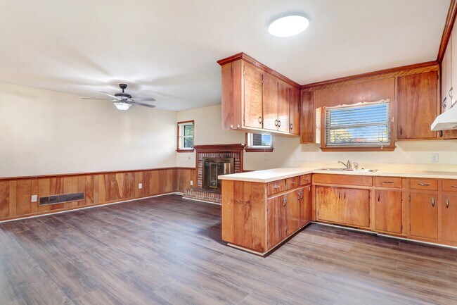 Building Photo - 2703 Langston Dr