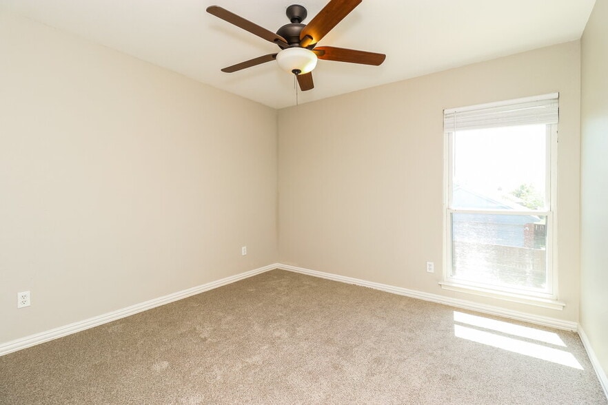 Building Photo - 2907 Stinwick Ln