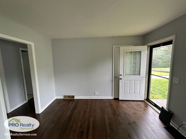 Building Photo - 4 Bedroom House in St. Louis Park