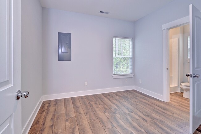 Building Photo - 108 Magruder Ave