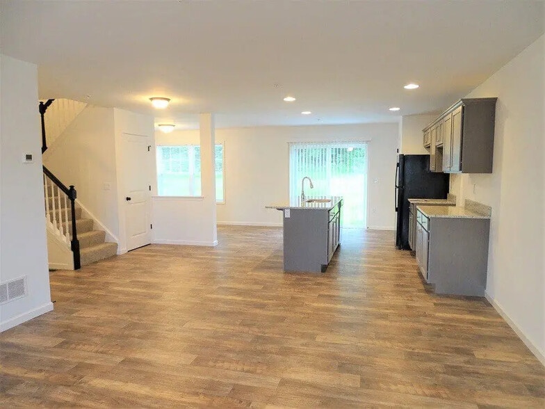 Building Photo - 434 Masonic Dr