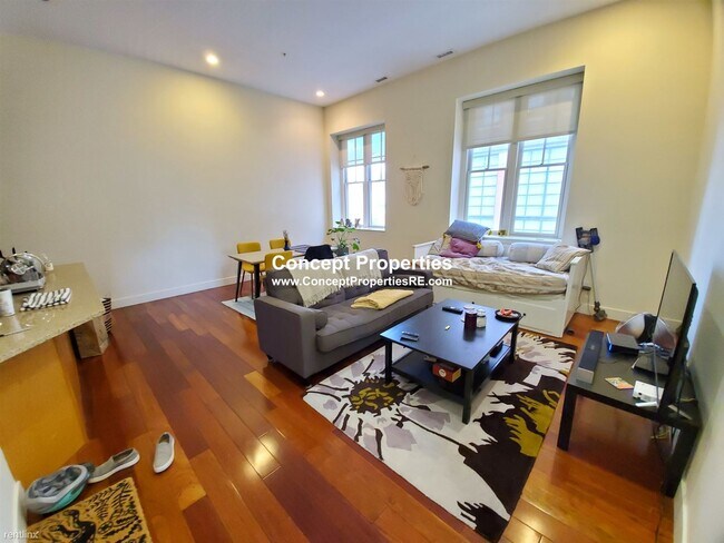 Building Photo - 2 br, 1 bath  - 520 Harrison Ave Apt 101