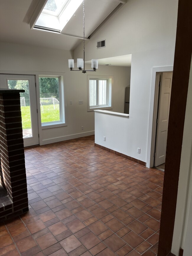 Building Photo - 1829 Eden Ln