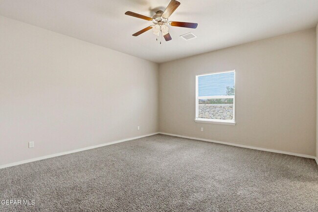 Building Photo - 7533 Red Cedar Dr