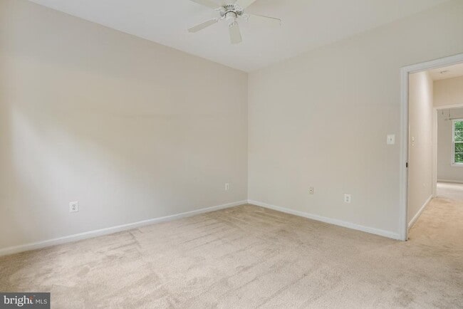 Building Photo - 6490 Tayack Pl