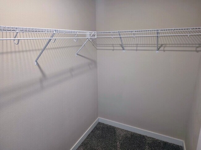 Building Photo - 6951 Bluebell Ct