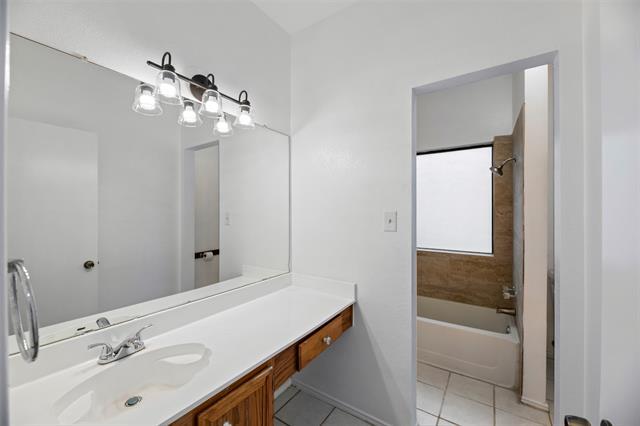 Building Photo - 5205 Wood Creek Ln