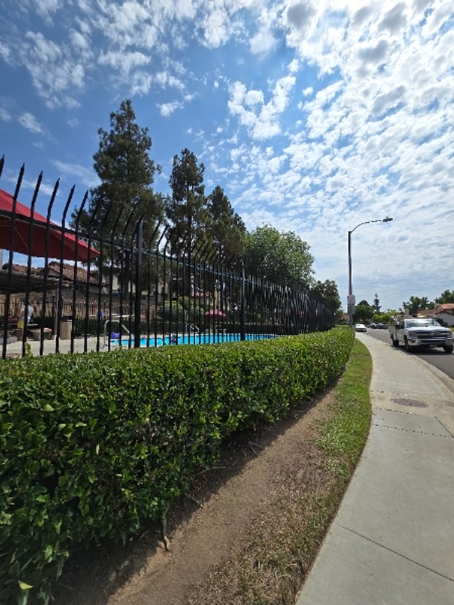 Building Photo - Light-Filled End Unit Condo, 2BD/2.5BA wit...