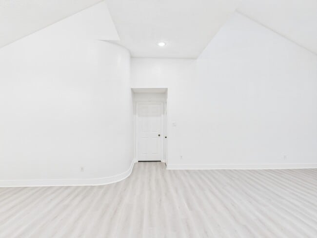 Building Photo - 7610 Hopewell Ln