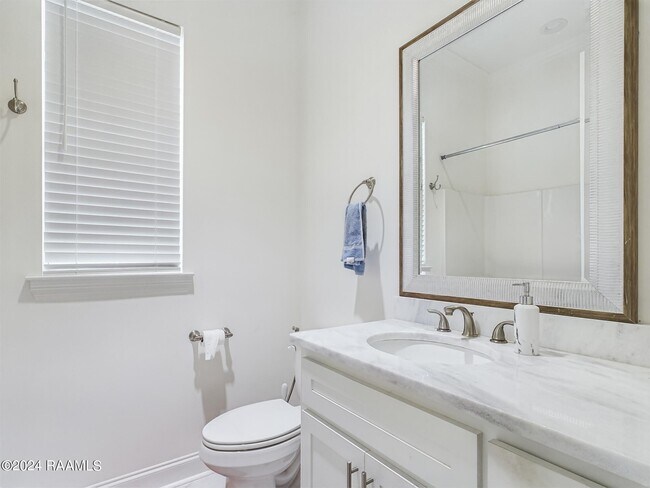 Building Photo - 316 Redfern St