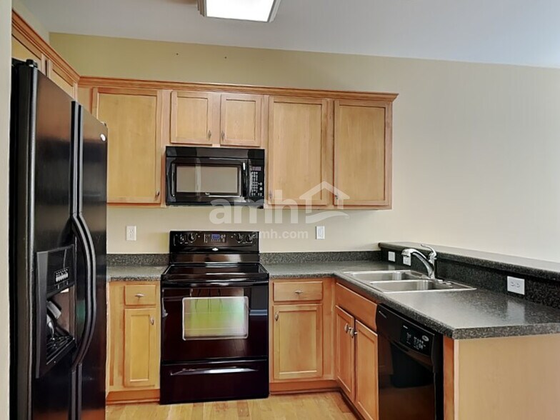 Building Photo - 113 Pin Oak Ct