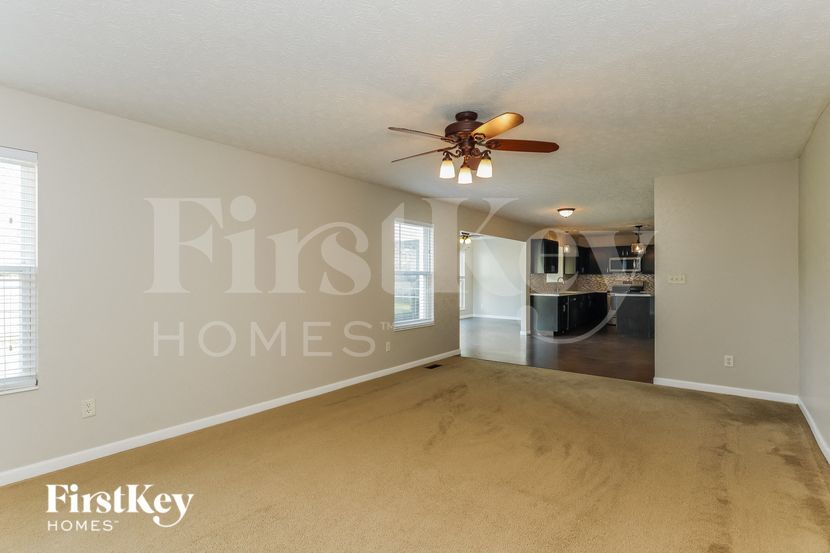 Building Photo - 160 Cambridge Dr