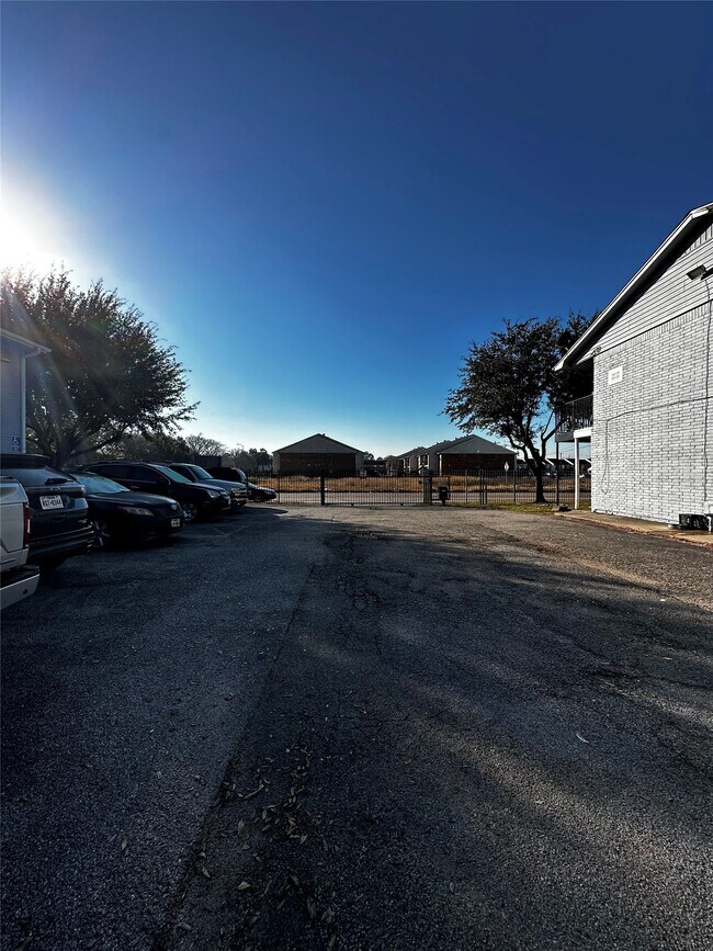 Building Photo - 7201 Hallshire Dr