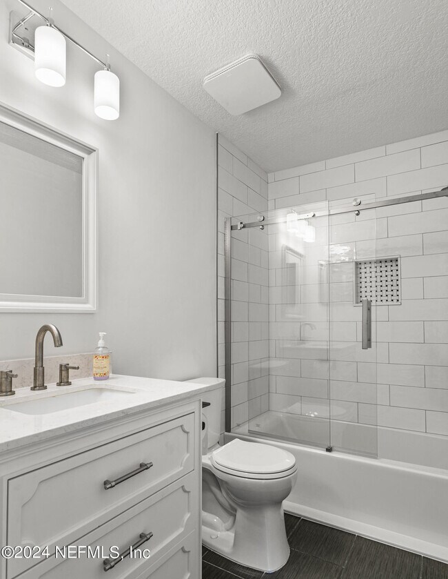 Building Photo - 8621 Goodbys Trace Dr