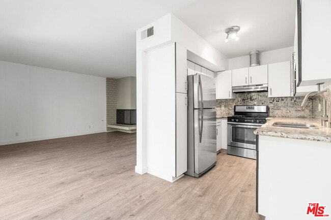 Building Photo - 7712 Pso Del Rey