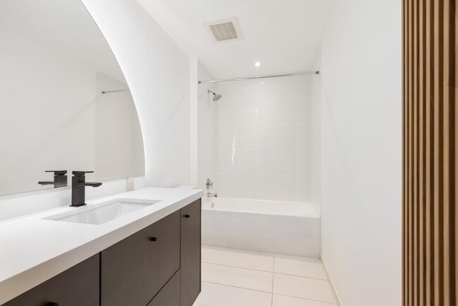 Building Photo - 151 SE 1st St