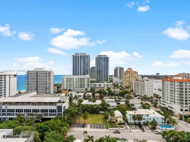 Building Photo - 336 N Birch Rd