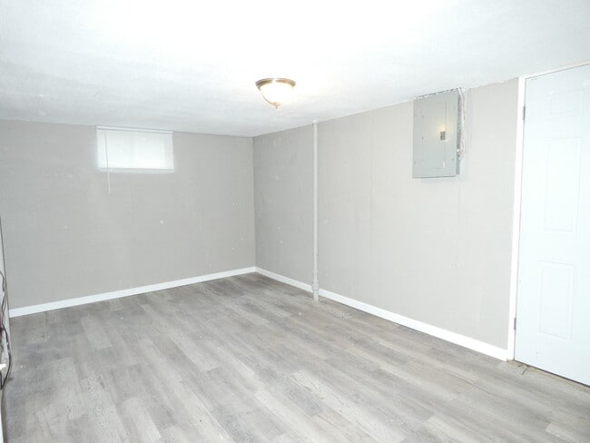 Building Photo - 4700 N Bristol Ave