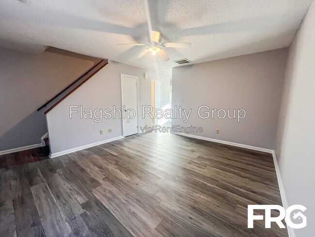 Building Photo - 107 Chesterfield Ct