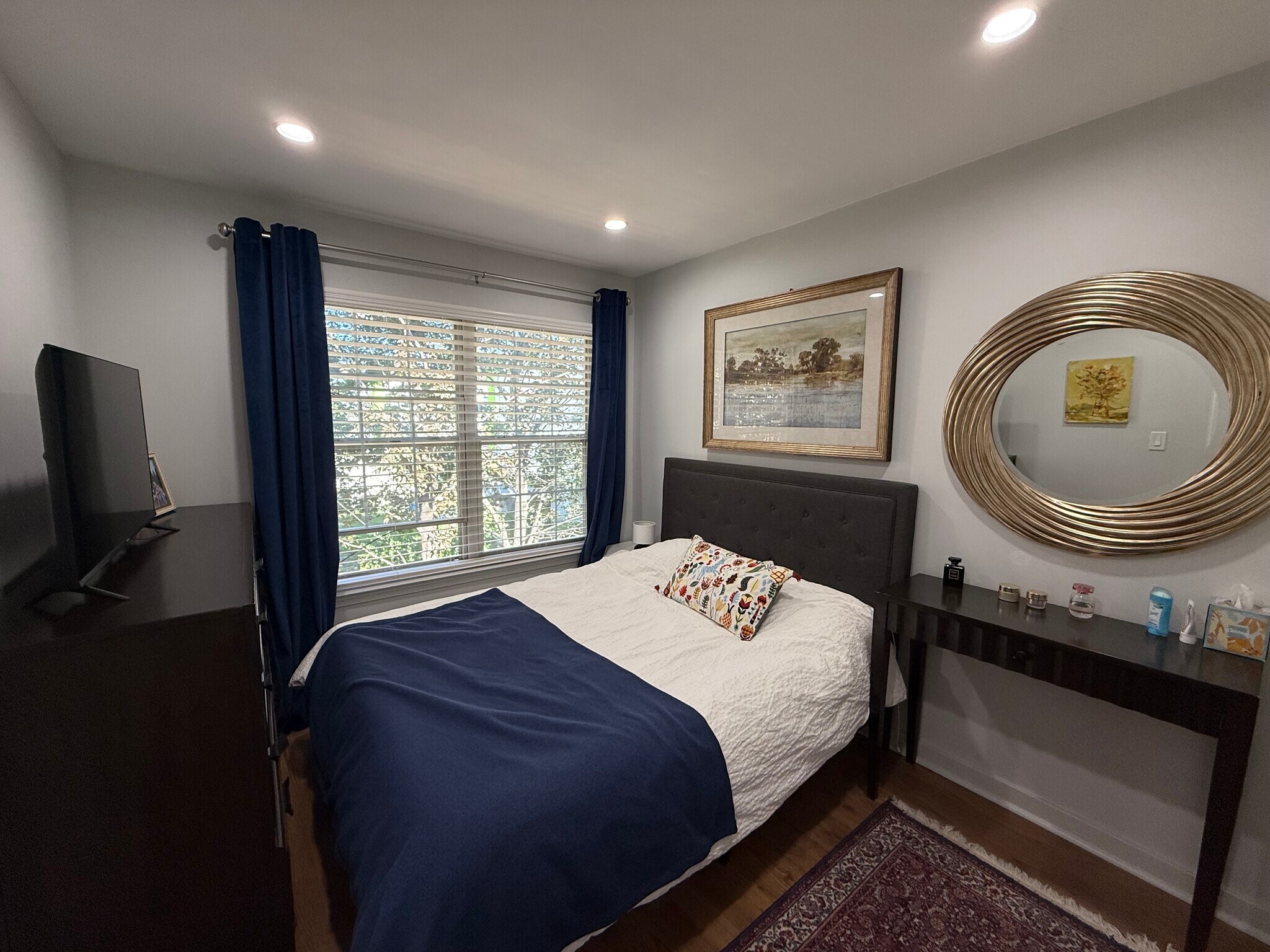 Building Photo - 7925 Ridge Ave