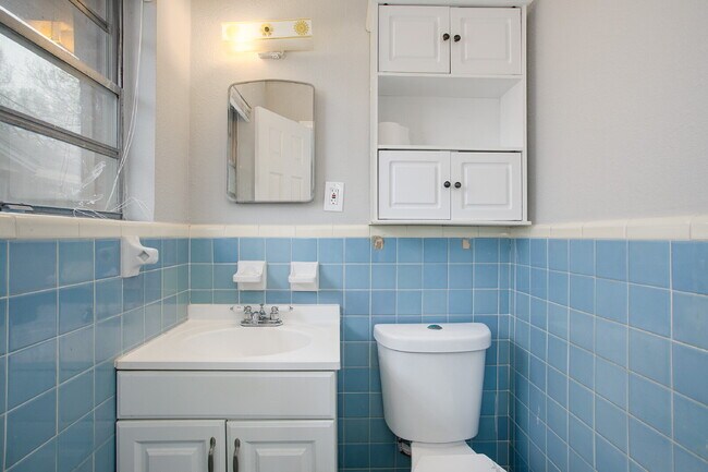 Building Photo - $500 Off Move In Special – First Month