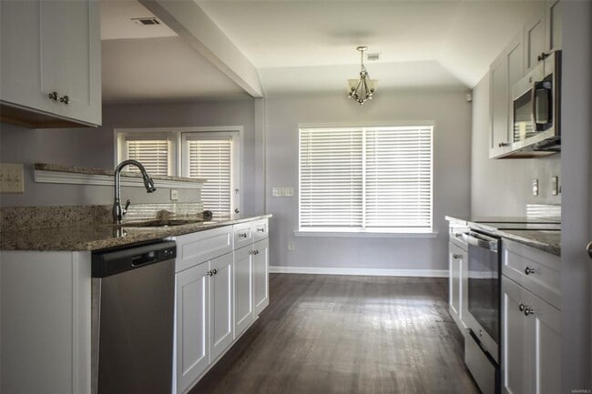 Building Photo - 161 Hideaway Ln