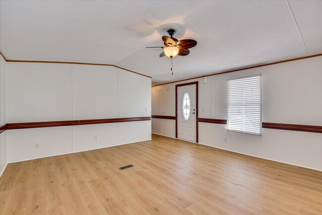 Building Photo - 892 W Five Notch Rd