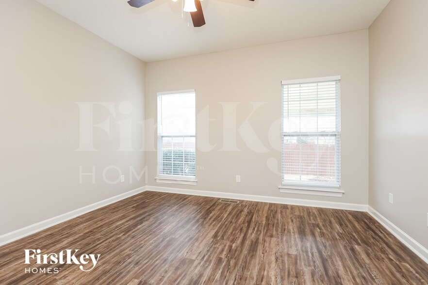 Building Photo - 837 Manderlay Way