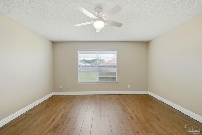 Building Photo - 520 Batten Blvd